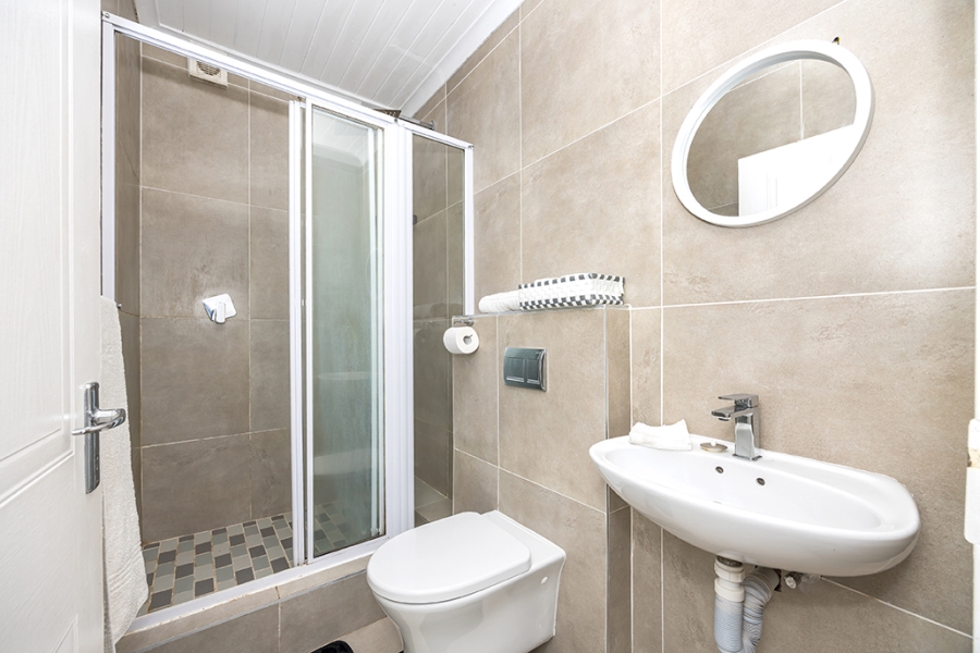 To Let 2 Bedroom Property for Rent in Big Bay Western Cape